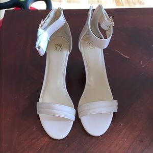 NWOT NY&Co cream colored wedges